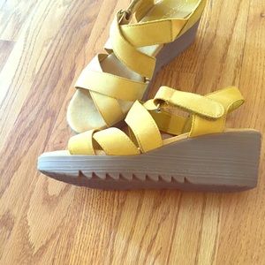 Yellow-Gold Aerosole Sandals. VERY comfortable!